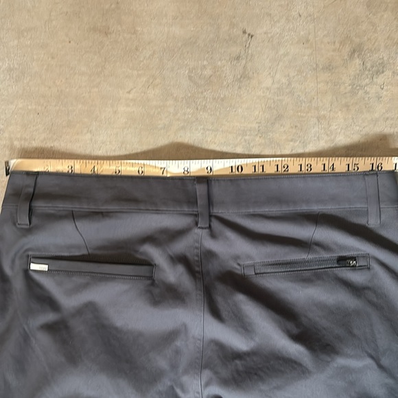 Vuori cascade tech Chino Pant color charcoal - Picture 6 of 9